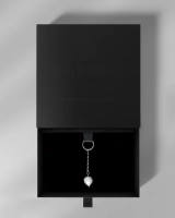 Minimalistic choker with pearl