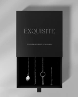 Necklace with pearl